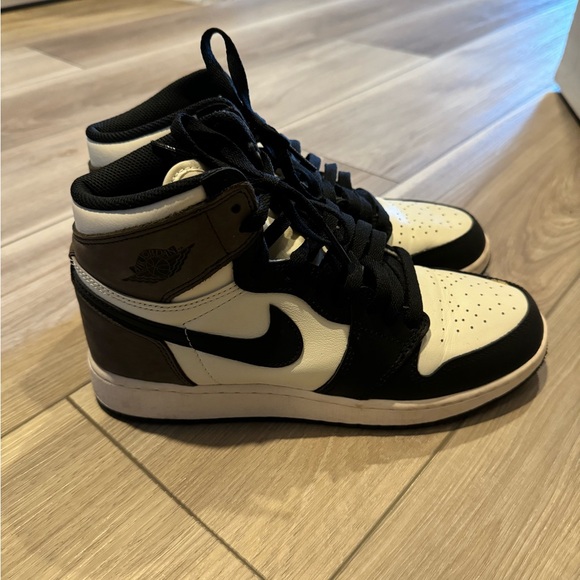 Air Jordan 1 Retro High OG 'Dark Mocha' - Picture 3 of 6